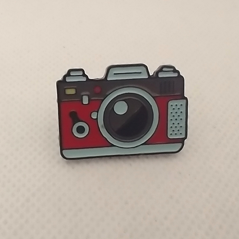 🧁 3/$30 Red and Blue Camera Enamel Pin NEW